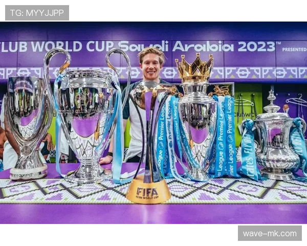 德布劳内官宣离队，职业生涯新征程引发广泛关注