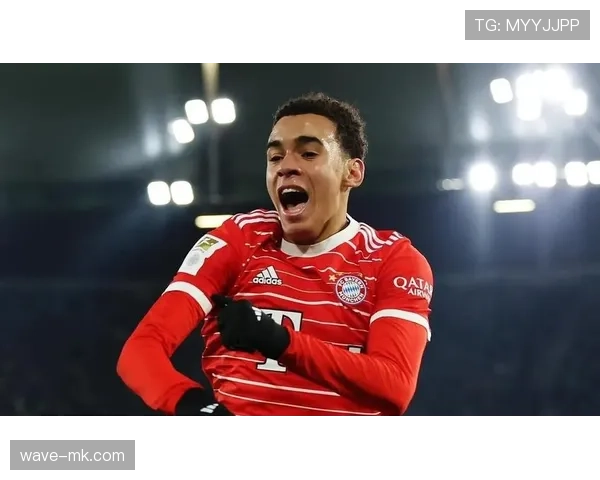 穆西亚拉：拜仁最年轻德甲首秀球员的诞生时刻