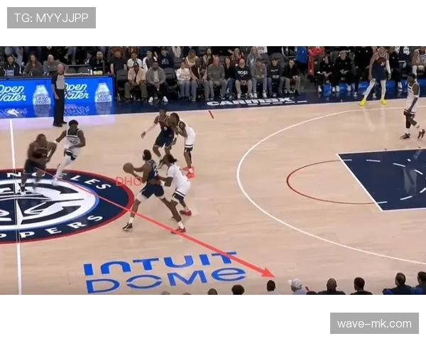 杰·伦·杰克逊二世三分拉升进攻输出，战术挡拆制造投篮空间明显提升球队得分效率