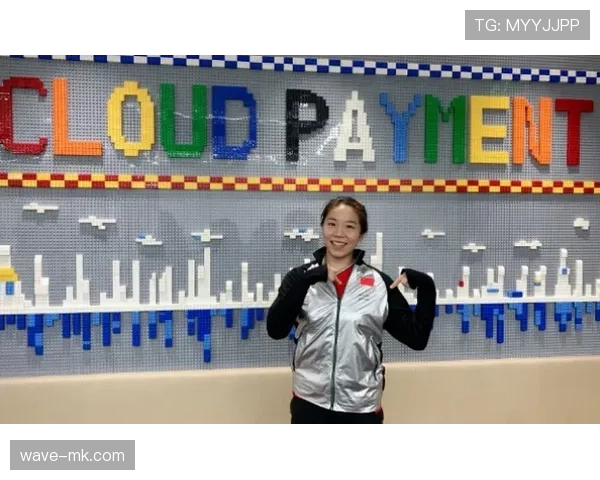 贾一凡训练完直接拎爱马仕去吃米其林，这姐的日常比偶像剧还敢拍